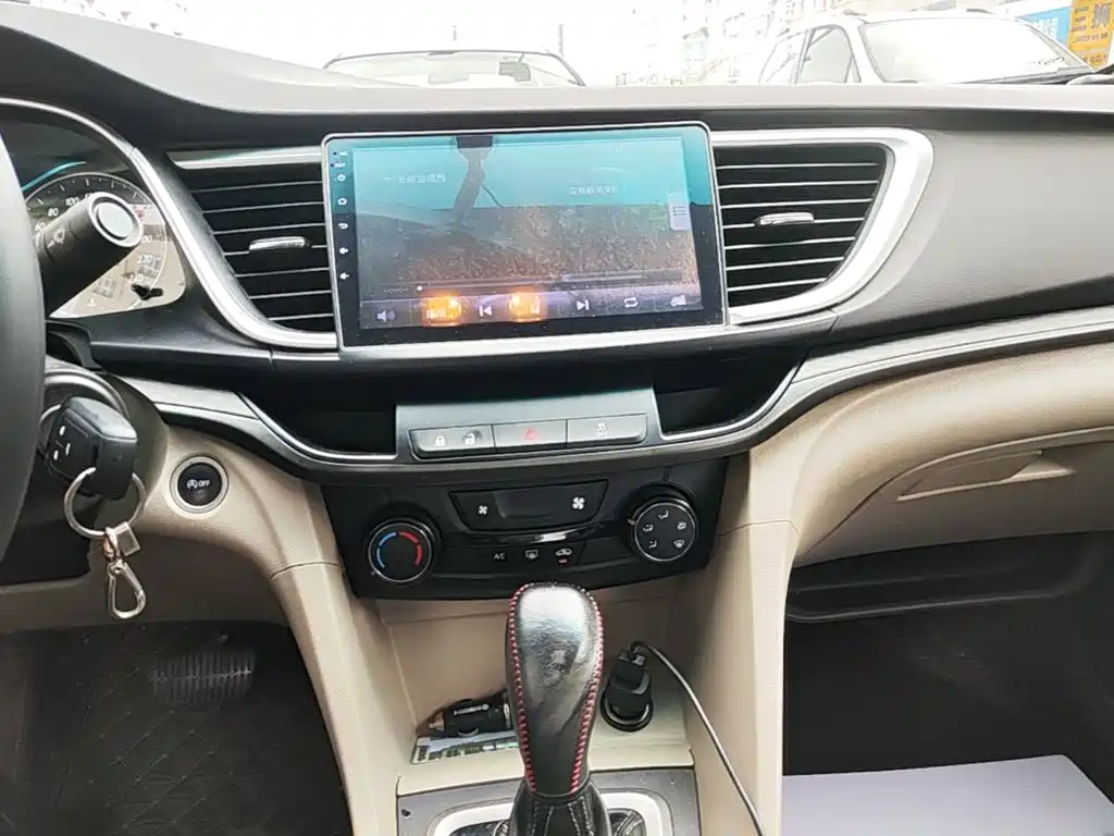 Buick Excelle 2017 — фото 13