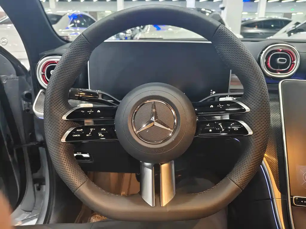 Mercedes-Benz C-Class 2025