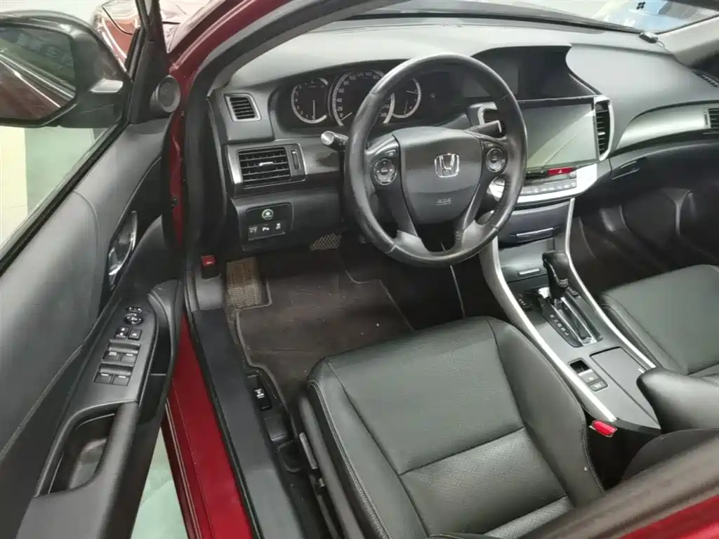 Honda Accord 2014 — фото 16