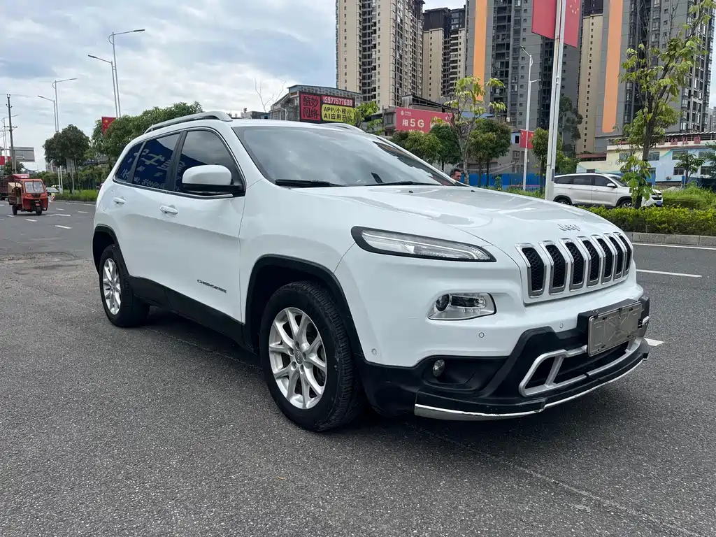 Jeep Cherokee 2016 — фото 2