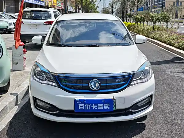 Dongfeng E70 2020