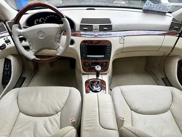 Mercedes-Benz S-Class 2005