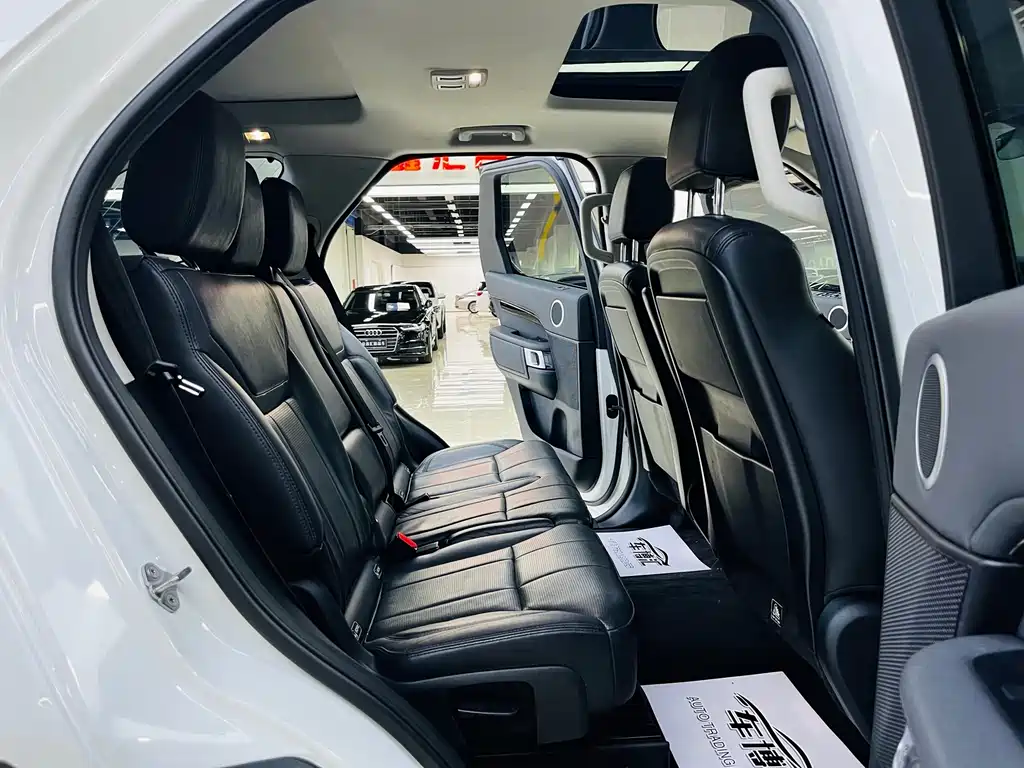 Land Rover Discovery 2018 — фото 11