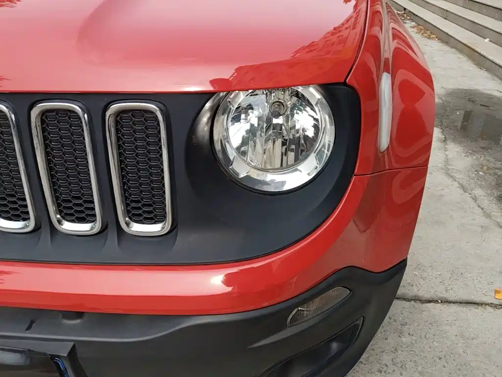 Jeep Renegade 2017 — фото 24