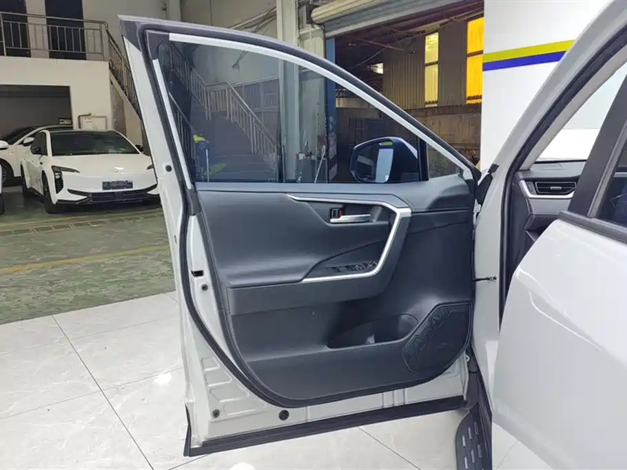 Toyota RAV4 2023