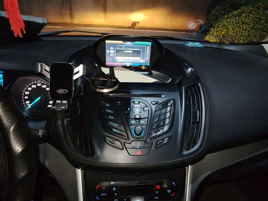 Ford Kuga 2015 — фото 6