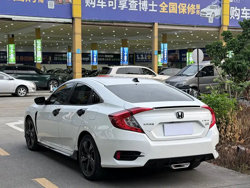 Honda Civic 2020 — фото 12