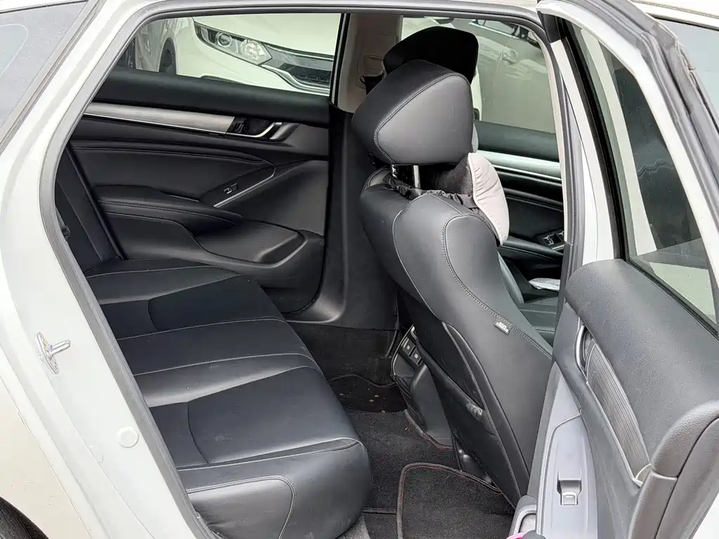 Honda Accord 2023 — фото 10