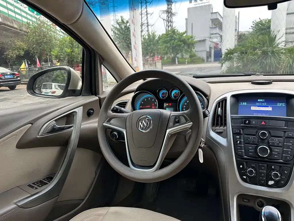 Buick Excelle 2014 — фото 19