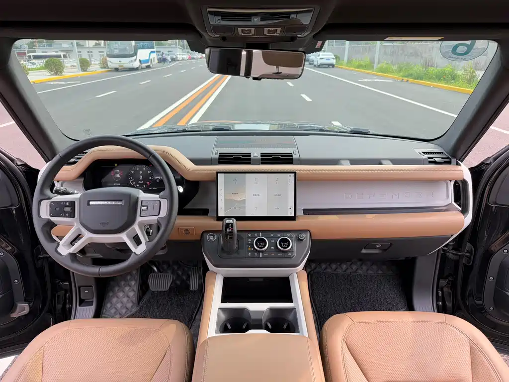 Land Rover Defender 2025 — фото 13