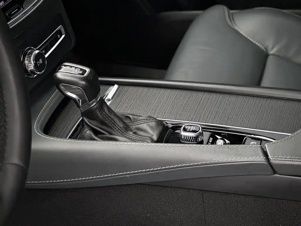 Volvo XC90 2020 — фото 14