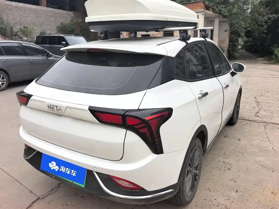 Neta V 2022