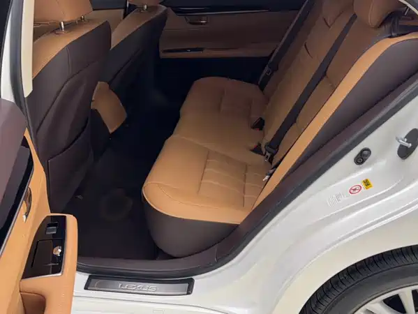 Lexus ES 2018
