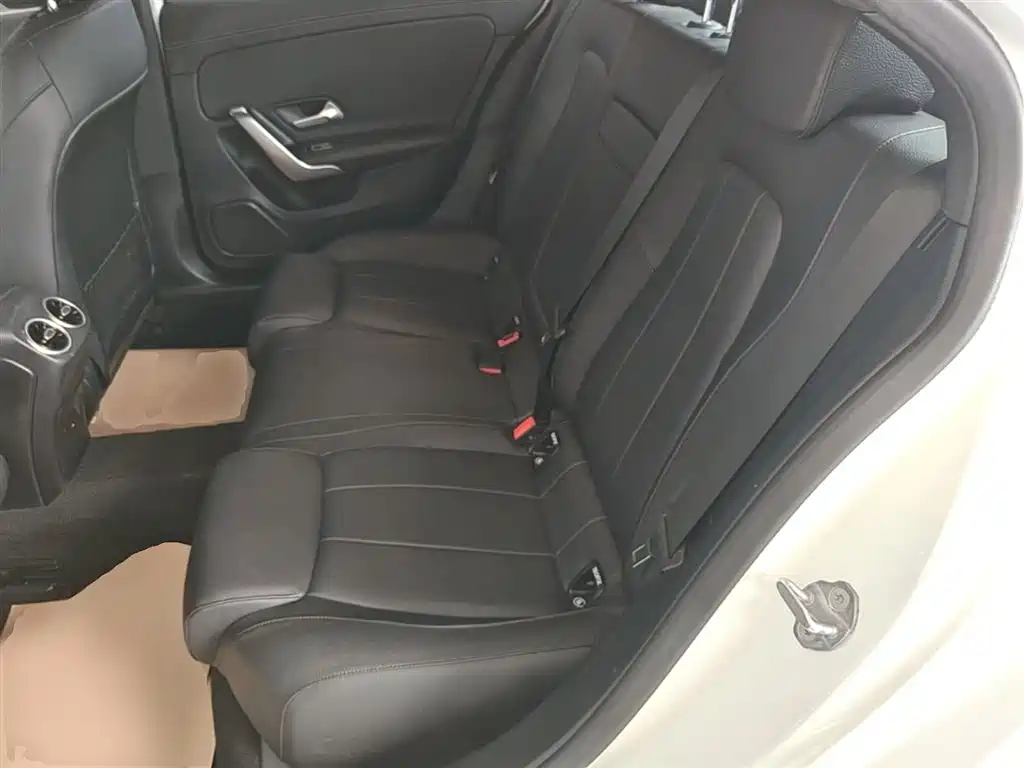 Mercedes-Benz A-Class 2023 — фото 17