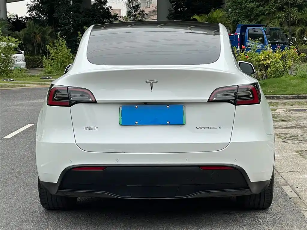 Tesla Model Y 2022 — фото 22