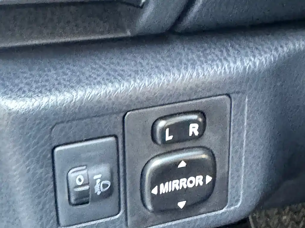 Toyota Yaris L 2023 — фото 18