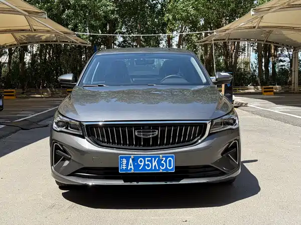 Geely Emgrand 2022