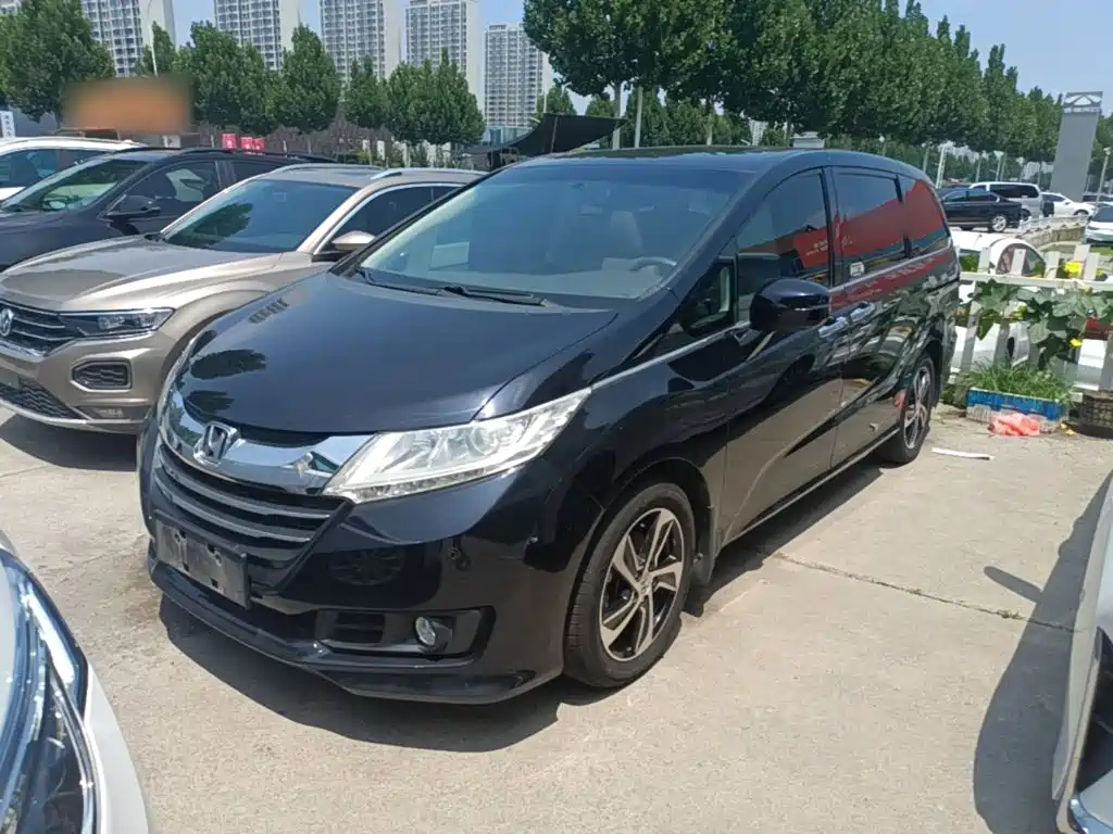 Honda Odyssey 2017 — фото 1