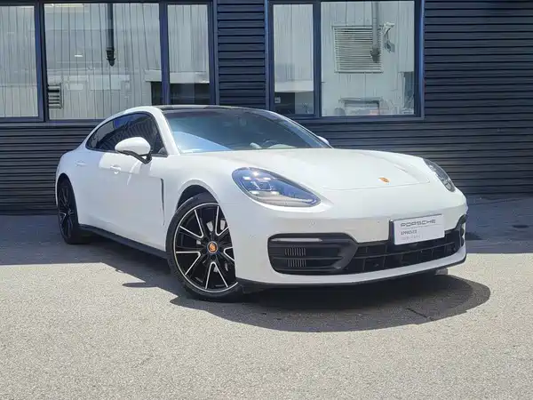 Porsche Panamera 2023
