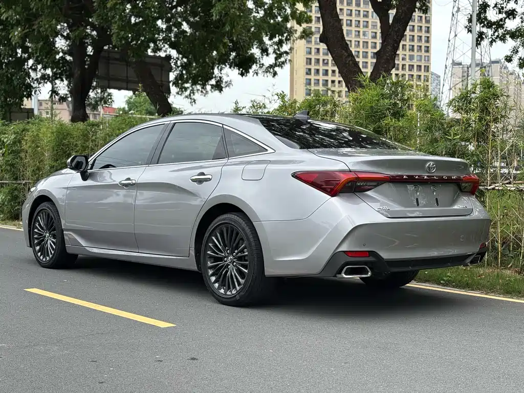 Toyota Avalon 2019 — фото 23
