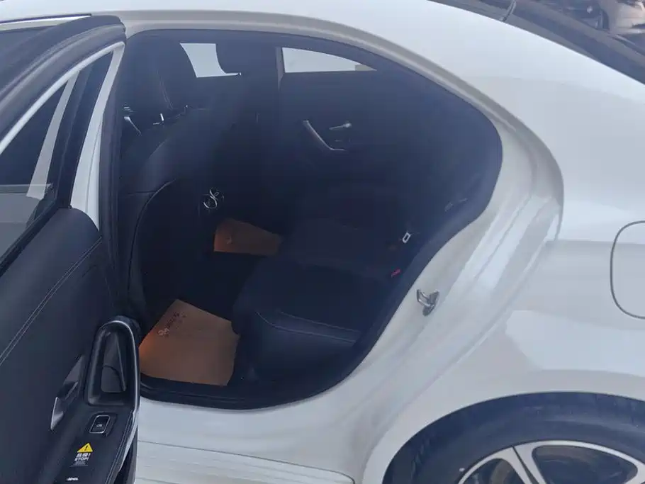 Mercedes-Benz A-Class 2023 — фото 11