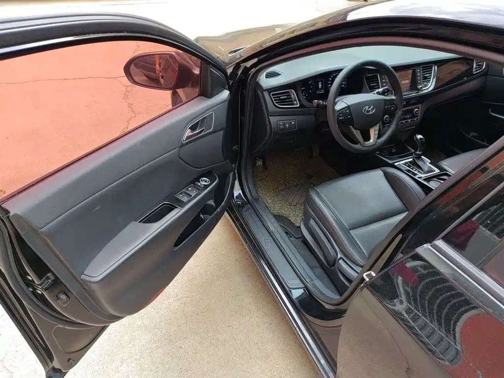 Hyundai Mistra 2016 — фото 12