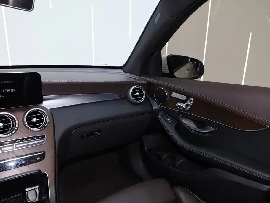 Mercedes-Benz GLC 2021 — фото 24