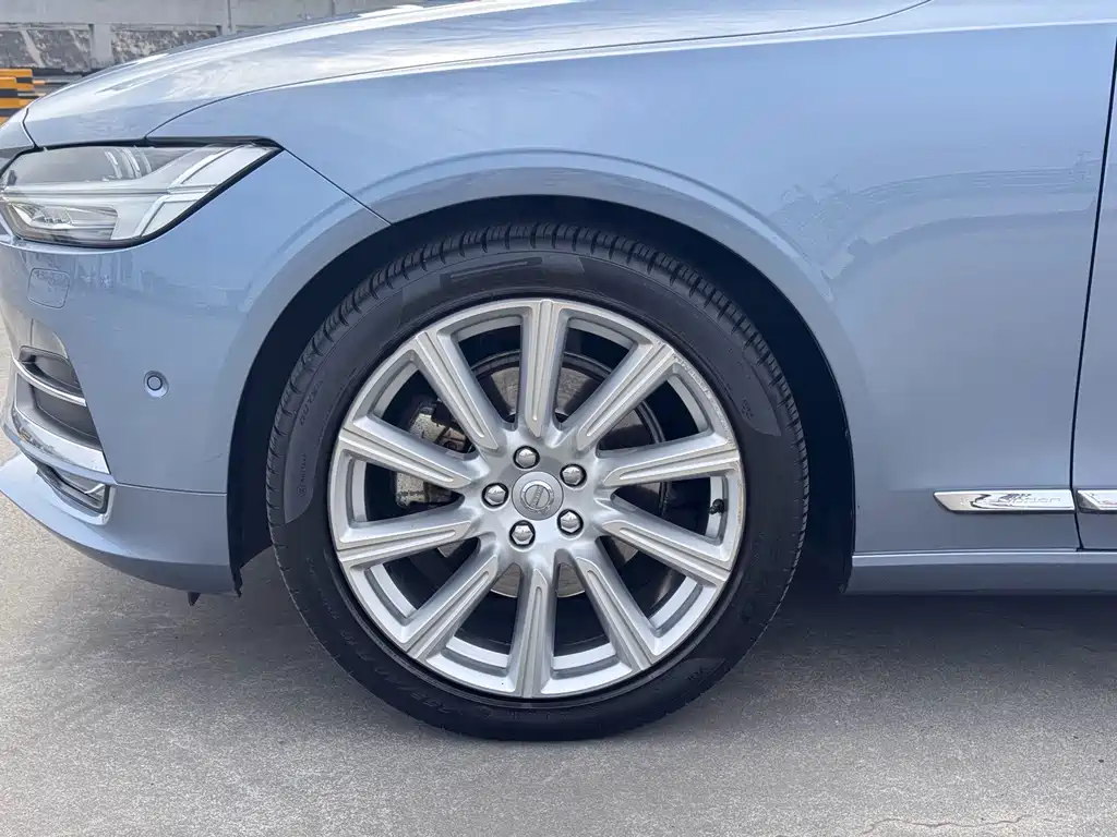 Volvo S90 2018 — фото 12
