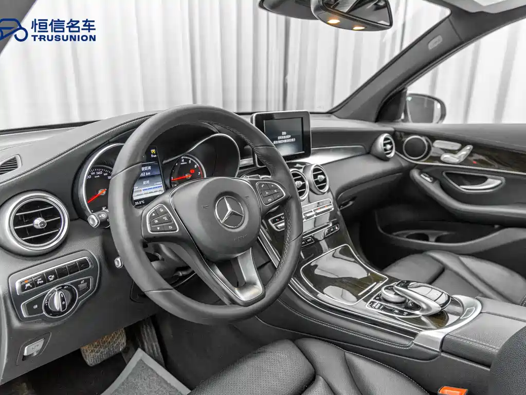Mercedes-Benz GLC 2016 — фото 11