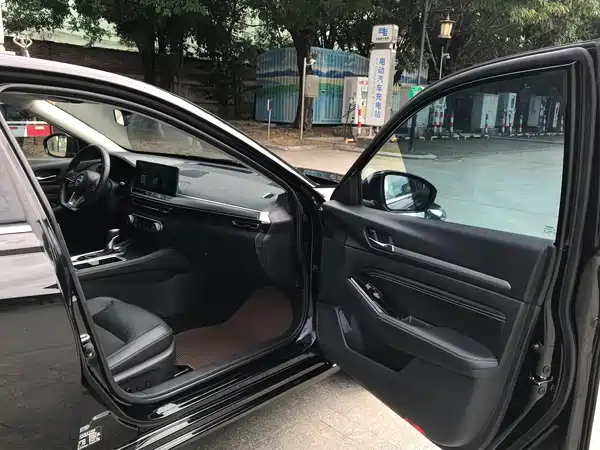 Nissan Teana 2022