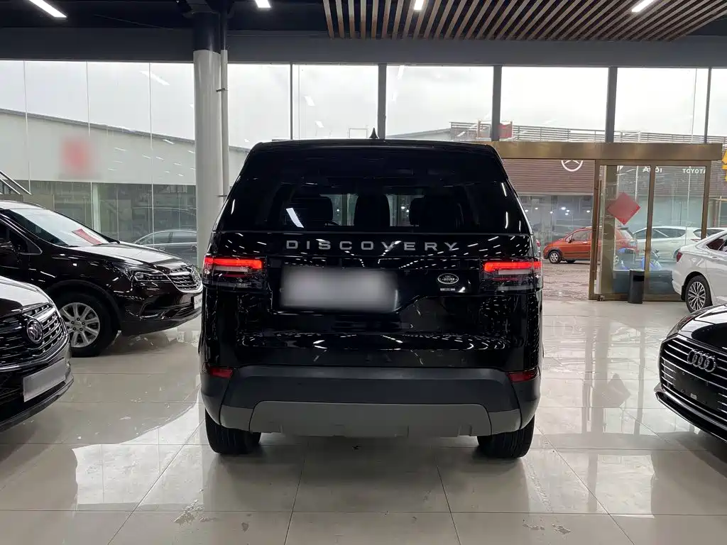 Land Rover Discovery 2018 — фото 11