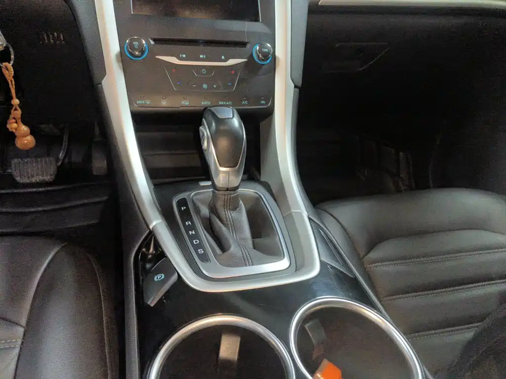 Ford Mondeo 2015 — фото 14