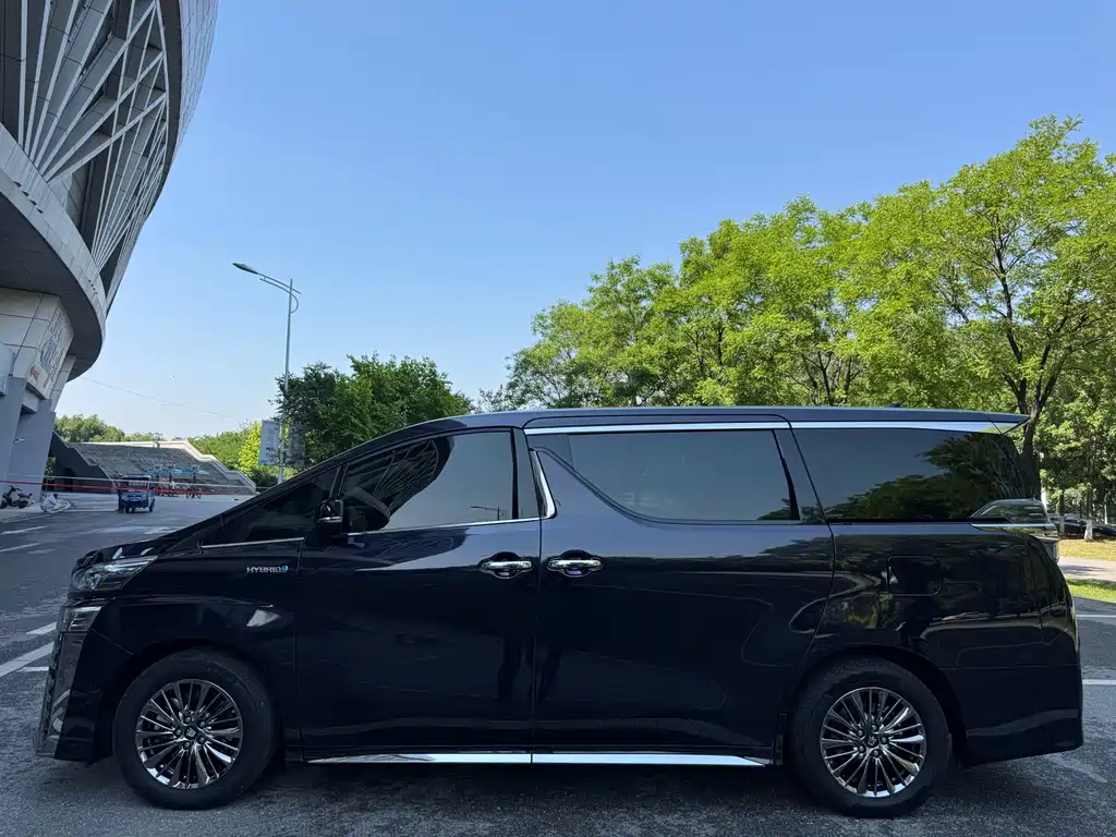 Toyota Vellfire 2021 — фото 9