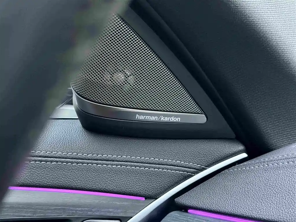 BMW 5 Series 2020 — фото 15