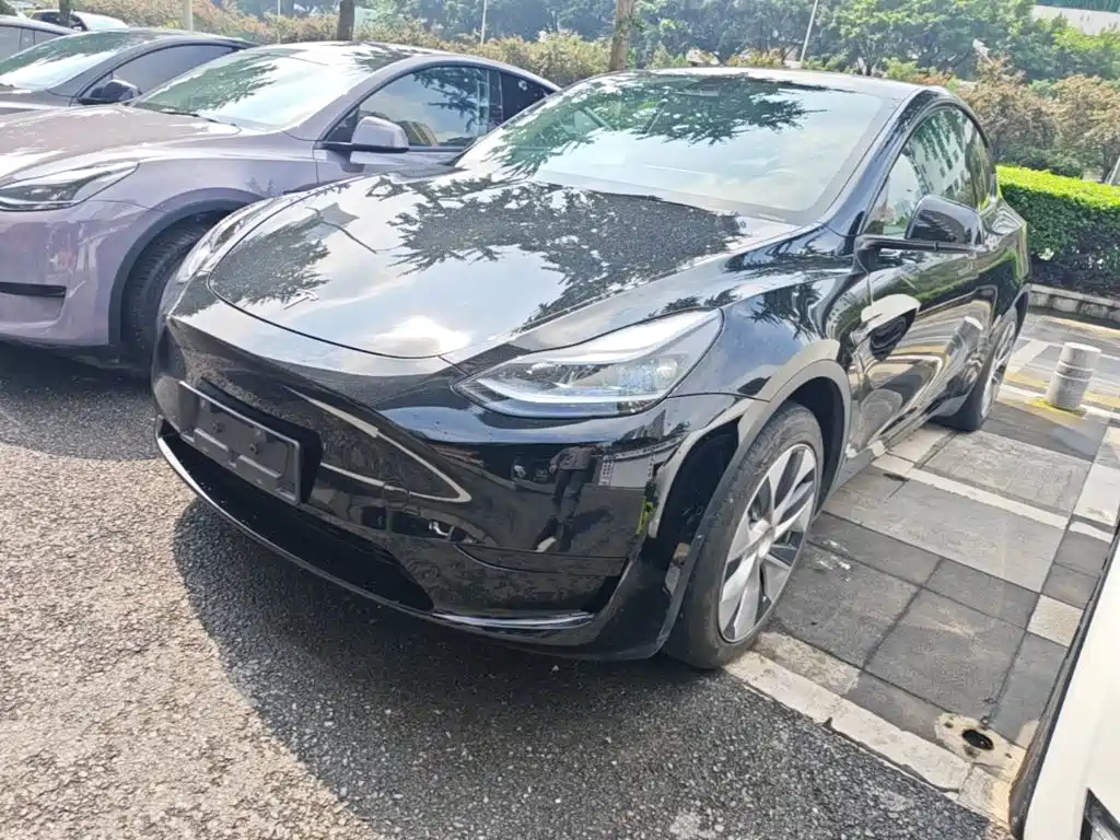 Tesla Model Y 2023 — фото 1
