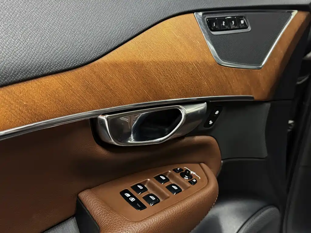 Volvo XC90 2020 — фото 14