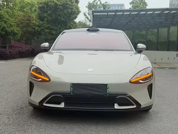 Xiaomi SU7 2024