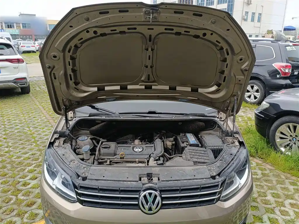 Volkswagen Touran 2016 — фото 20