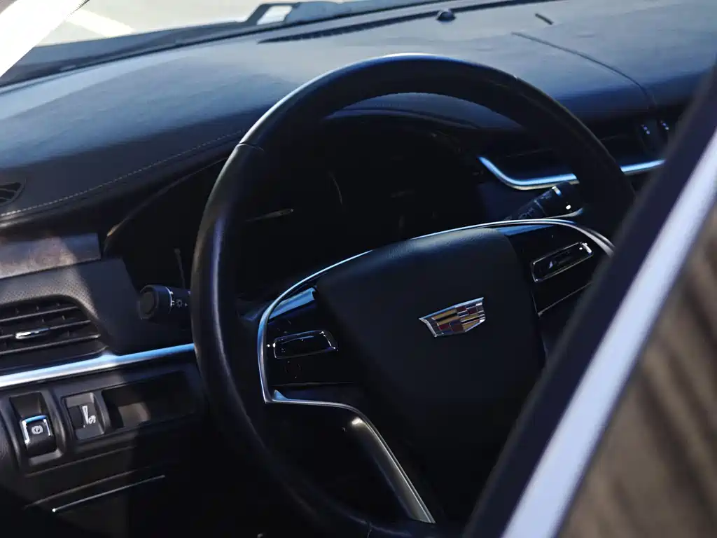 Cadillac XTS 2018 — фото 14