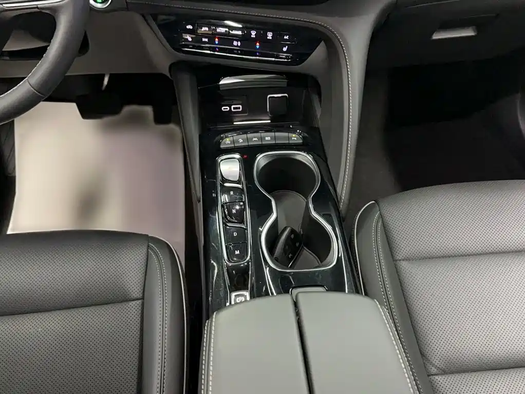 Buick Envision Plus 2022 — фото 10