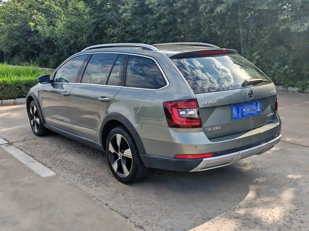 Skoda Octavia 2018 — фото 9