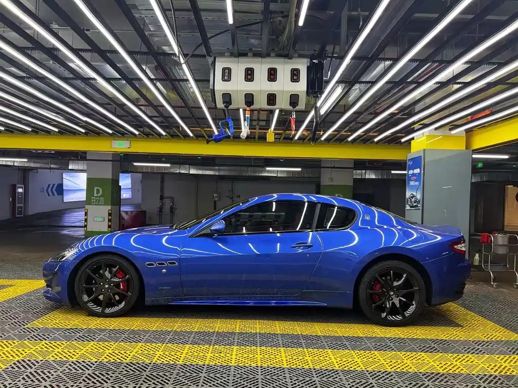 Maserati GranTurismo 2015 — фото 5