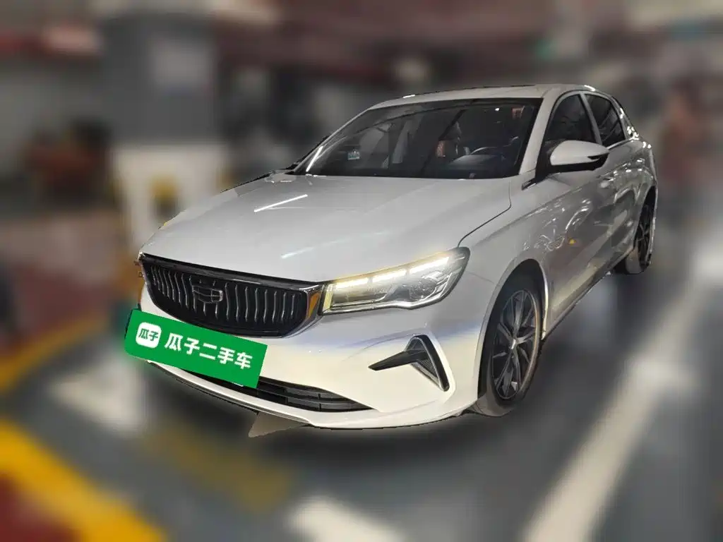 Geely Emgrand 2022