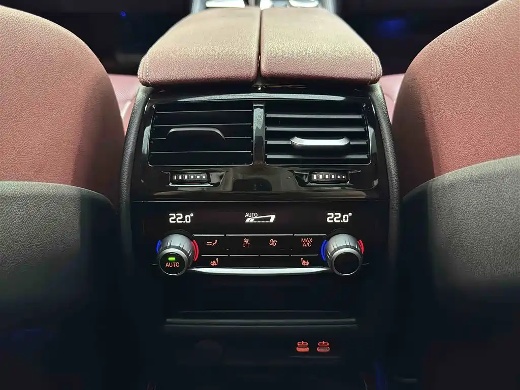 BMW 5 Series 2022 — фото 10
