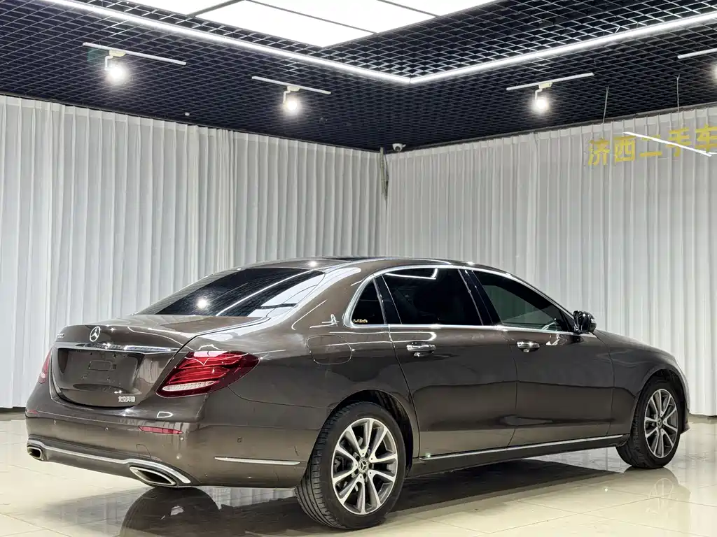 Mercedes-Benz E-Class 2018 — фото 9