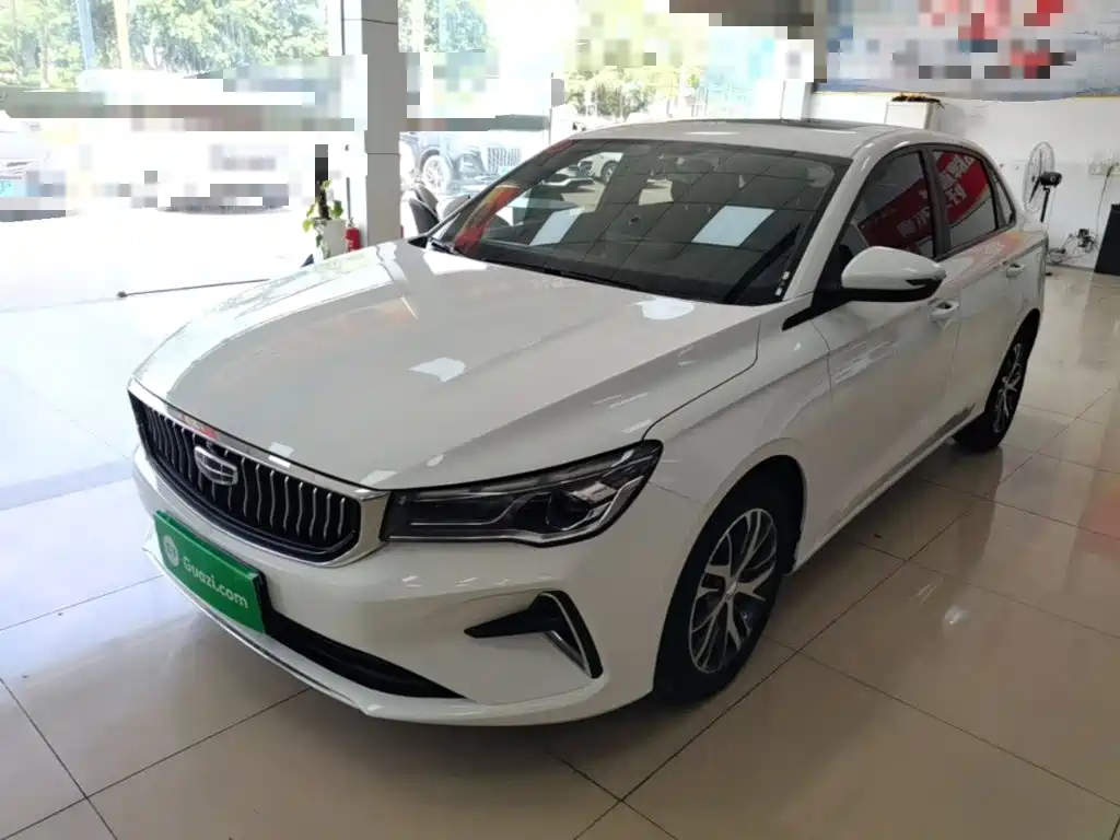 Geely Emgrand 2022