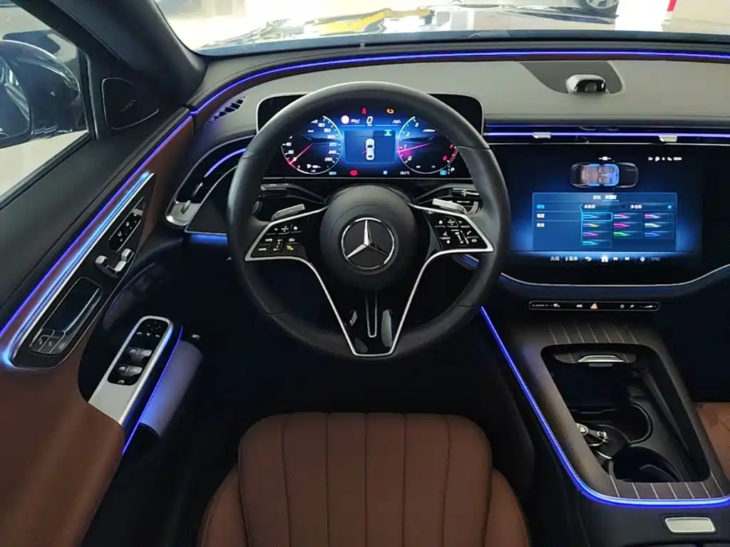 Mercedes-Benz E-Class 2025 — фото 11