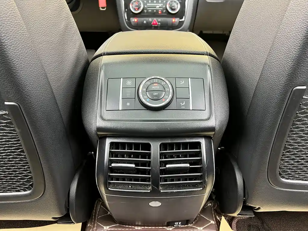 Mercedes-Benz R-Class 2017 — фото 20