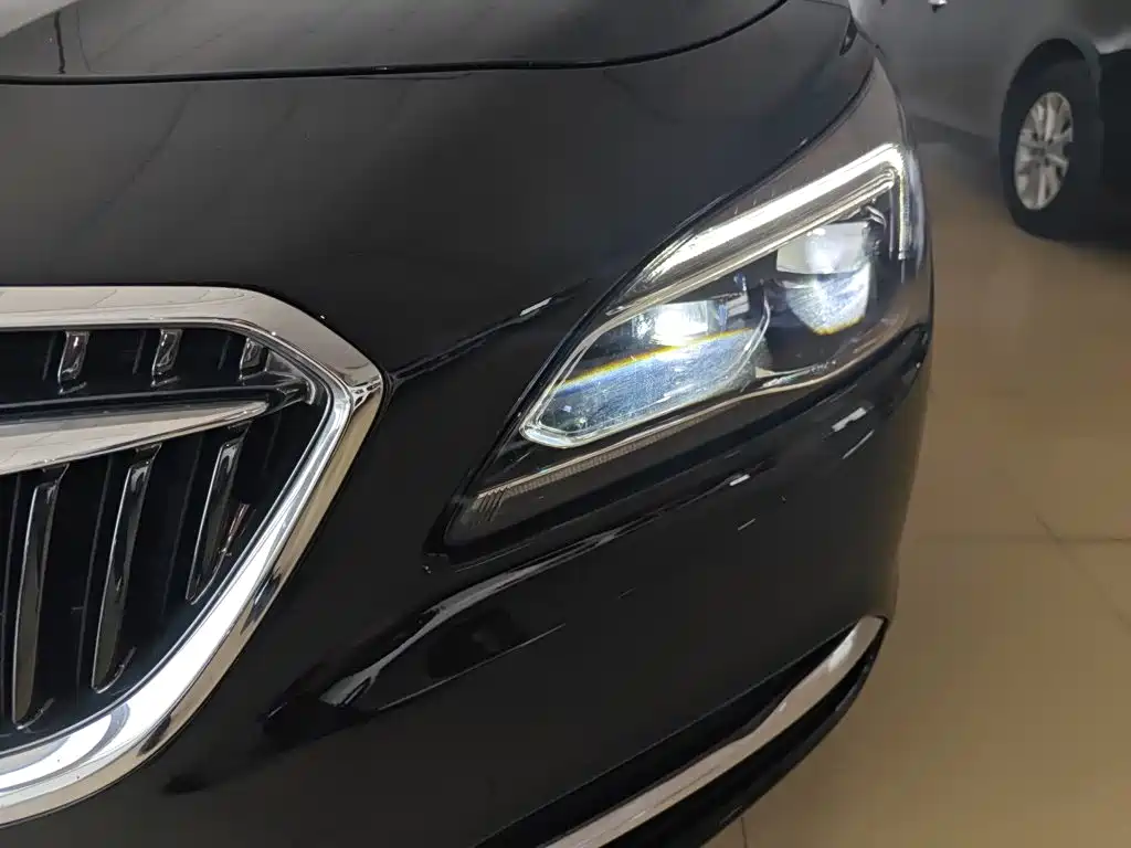 Buick LaCrosse 2019 — фото 19