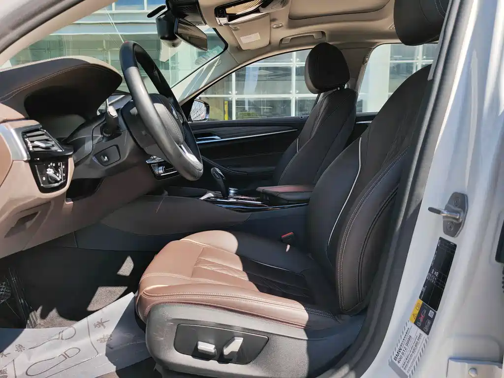 BMW 5 Series New Energy 2019 — фото 6
